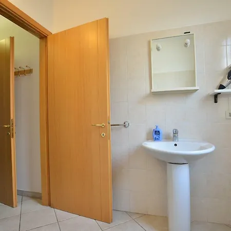 Izzhome Comfort Apartment Pula